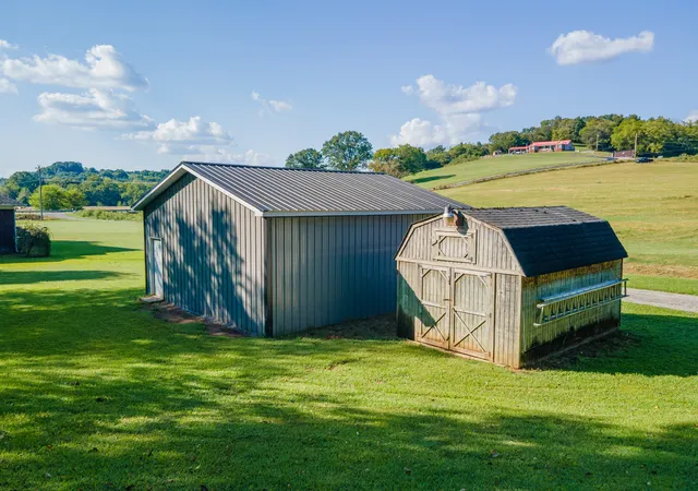 Photo 3 of Single family home for sale at 3210 Campbellsville Pike, Lynnville, TN 38472 | MLS# 3546896 | Listing updated on 2026-10-09