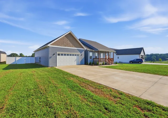Photo 3 of Single family home for sale at 662 Clog Valley Dr, Sparta, TN 38583 | MLS# 3542733 | Listing updated on 2026-09-12