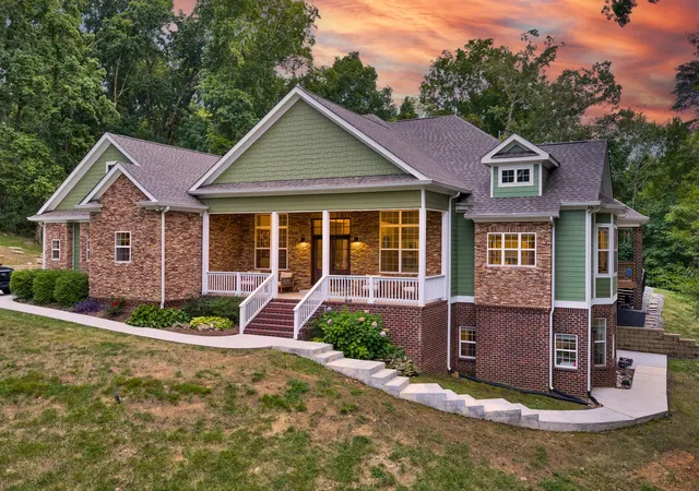 Photo 2 of Mansion for sale at 7035 Forest Spring Ln, Ooltewah, TN 37363 | MLS# 3541918 | Listing updated on 2026-09-13