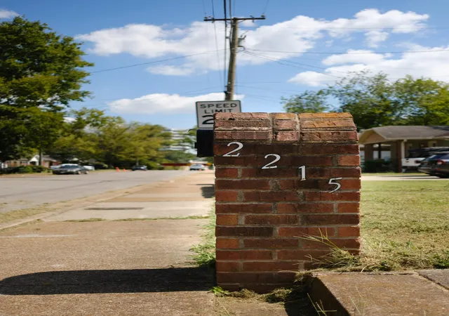 Photo 2 of Single family home for sale at 2215 Albion St, Nashville, TN 37208 | MLS# 3541927 | Listing updated on 2026-09-15