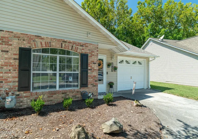 Photo 1 of Sale Pending at 7456 Crk Song Ct, Knoxville, TN 37920 | MLS# 3541960 | Listing updated on 2026-09-25