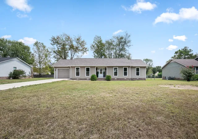 Photo 3 of Single family home for sale at 112 Lantern Ln, Shelbyville, TN 37160 | MLS# 3542067 | Listing updated on 2026-09-11