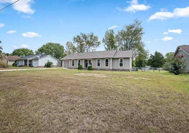 Photo 4 of Single family home for sale at 112 Lantern Ln, Shelbyville, TN 37160 | MLS# 3542067 | Listing updated on 2026-09-11