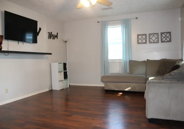 Photo 2 of Single family home for sale at 91 Holly St, Jackson, TN 38301 | MLS# 3545499 | Listing updated on 2026-09-15