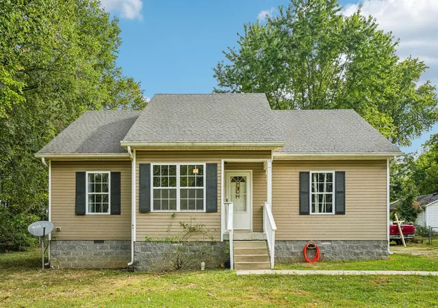 Photo 1 of Single family home for sale at 2027 Old Greenbrier Pike, Greenbrier, TN 37073 | MLS# 3544298 | Listing updated on 2026-09-15
