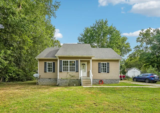 Photo 2 of Single family home for sale at 2027 Old Greenbrier Pike, Greenbrier, TN 37073 | MLS# 3544298 | Listing updated on 2026-09-15
