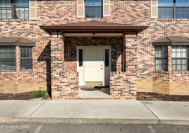 Photo 2 of Condo for sale at 810 Highland #604, Knoxville, TN 37912 | MLS# 3542081 | Listing updated on 2026-09-11