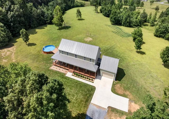 Photo 3 of Single family home for sale at 7000 Spring Pl Rd SE, Old Fort, TN 37362 | MLS# 3542238 | Listing updated on 2026-09-11