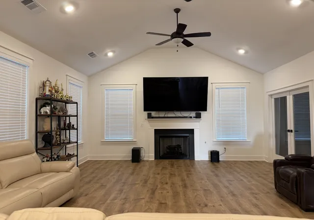 Photo 4 of Single family home for sale at 680 Conifer Dr, Spring Hill, TN 37174 | MLS# 3546294 | Listing updated on 2026-09-13