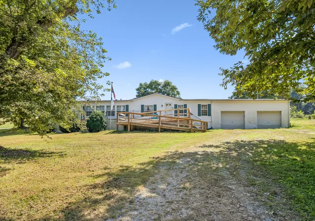 Photo 2 of Manufactured home for sale at 2684 Blue Springs Rd, Sparta, TN 38583 | MLS# 3542484 | Listing updated on 2026-09-22