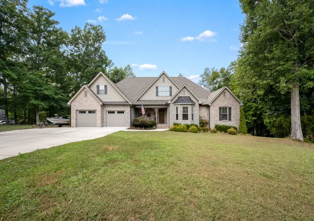 Photo 3 of Sale Pending at 215 Flora Ln, Manchester, TN 37355 | MLS# 3542354 | Listing updated on 2026-10-01