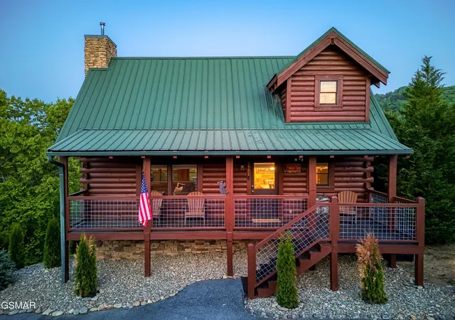 Photo 1 of Single family home for sale at 3301 Kestrel Way, Pigeon Forge, TN 37863 | MLS# 3542316 | Listing updated on 2026-10-08