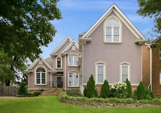 Photo 1 of Single family home for sale at 512 Crofton Park Ln, Franklin, TN 37069 | MLS# 3542439 | Listing updated on 2026-09-23