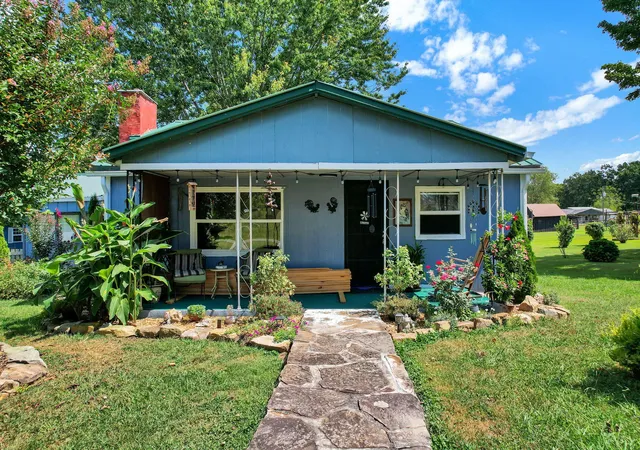 Photo 1 of Single family home for sale at 6870 Highway 108, Whitwell, TN 37397 | MLS# 3542433 | Listing updated on 2026-10-21