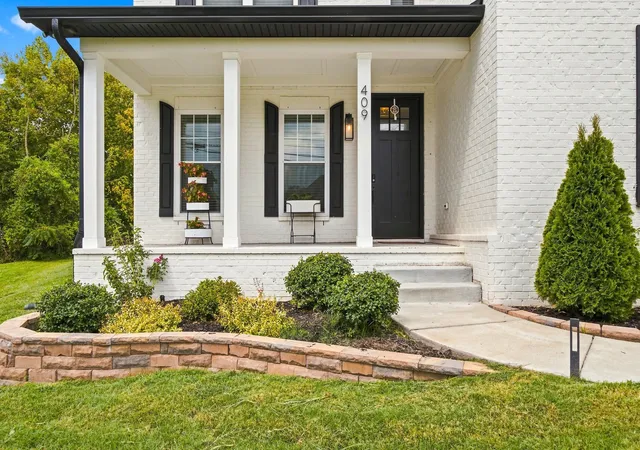 Photo 4 of Single family home for sale at 409 Plantation Blvd, Lebanon, TN 37087 | MLS# 3546304 | Listing updated on 2026-09-11