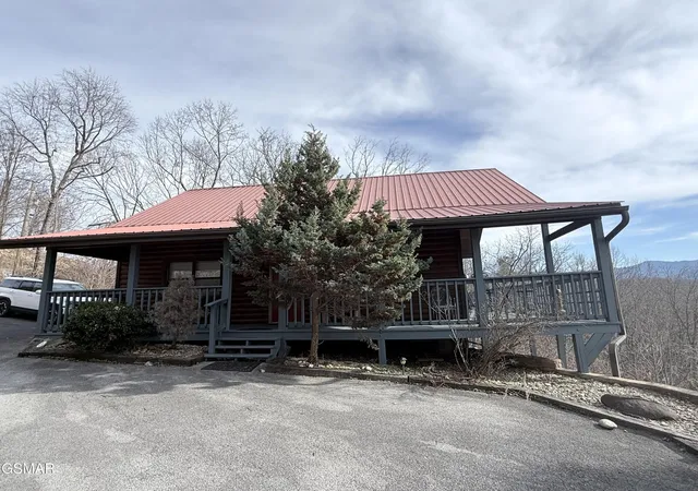Photo 2 of Single family home for sale at 3767 Old Mountain Raod Rd, Sevierville, TN 37876 | MLS# 3542497 | Listing updated on 2026-10-29