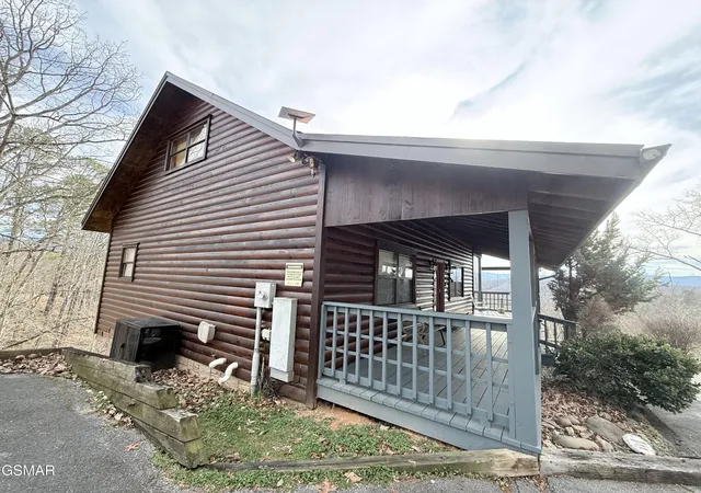Photo 3 of Single family home for sale at 3767 Old Mountain Raod Rd, Sevierville, TN 37876 | MLS# 3542497 | Listing updated on 2026-10-29