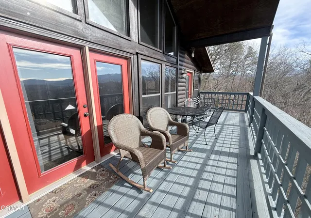 Photo 4 of Single family home for sale at 3767 Old Mountain Raod Rd, Sevierville, TN 37876 | MLS# 3542497 | Listing updated on 2026-10-29