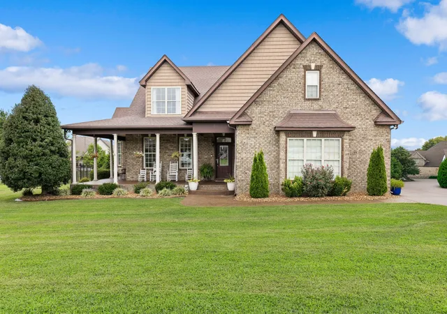 Photo 2 of Single family home for sale at 1007 Glasgow Ln, Greenbrier, TN 37073 | MLS# 3542504 | Listing updated on 2026-09-28