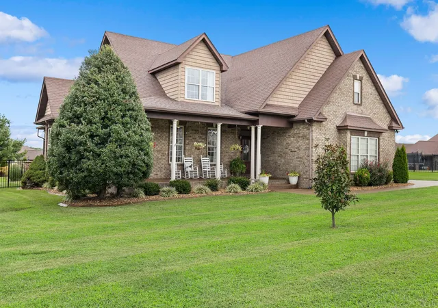 Photo 3 of Single family home for sale at 1007 Glasgow Ln, Greenbrier, TN 37073 | MLS# 3542504 | Listing updated on 2026-09-28