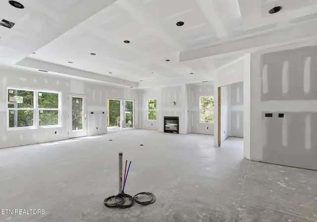 Photo 2 of Single family home for sale at 819 Greenhead Ln, Knoxville, TN 37924 | MLS# 3542539 | Listing updated on 2026-09-11
