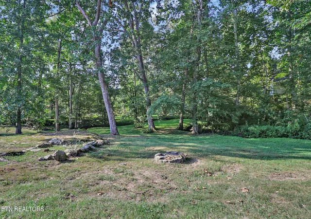 Photo 4 of Sale Pending at 329 Dillon St, Crossville, TN 38555 | MLS# 3542592 | Listing updated on 2026-09-11