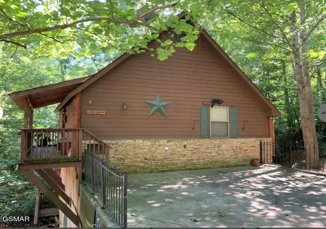 Photo 1 of Single family home for sale at 335 Greenwood Way, Pigeon Forge, TN 37863 | MLS# 3542596 | Listing updated on 2026-09-11