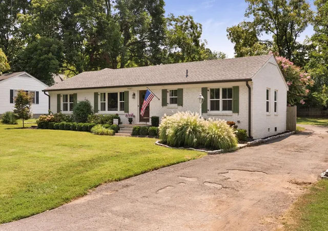 Photo 3 of Single family home for sale at 225 Fairground St, Franklin, TN 37064 | MLS# 3542718 | Listing updated on 2026-10-06