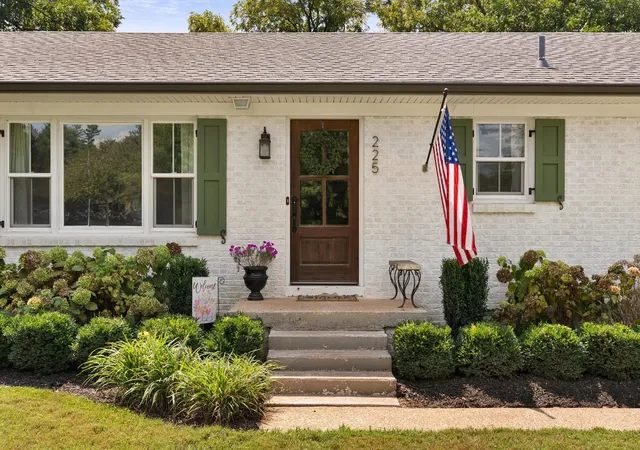 Photo 3 of Single family home for sale at 225 Fairground St, Franklin, TN 37064 | MLS# 3542718 | Listing updated on 2026-10-06