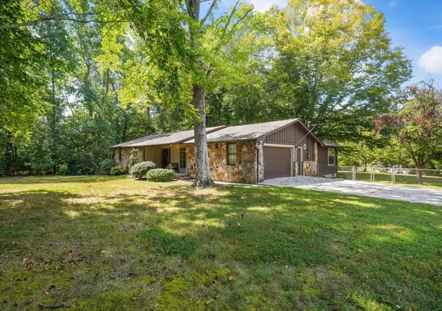Photo 2 of Single family home for sale at 405 Sportsman Ln, Andersonville, TN 37705 | MLS# 3546952 | Listing updated on 2026-10-01