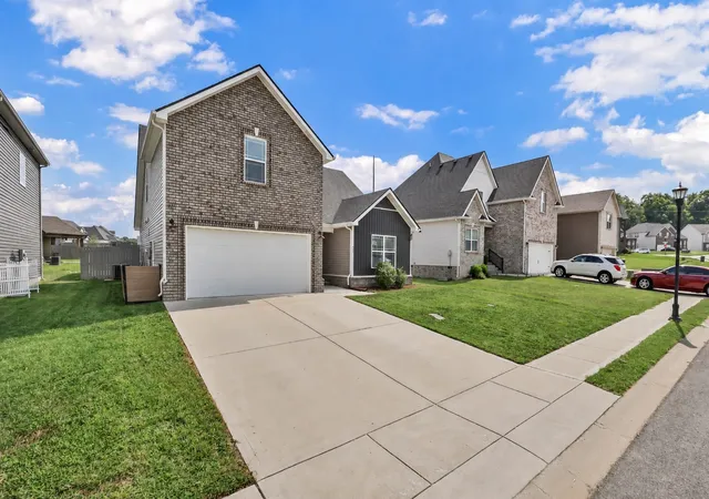 Photo 3 of Single family home for sale at 917 Burley Barn Rd, Clarksville, TN 37042 | MLS# 3545970 | Listing updated on 2026-09-19