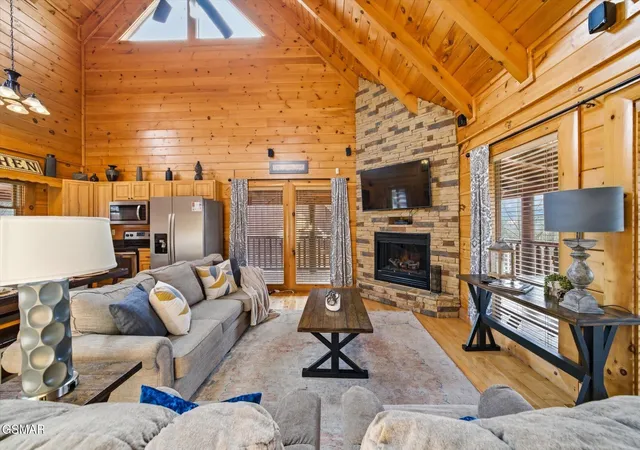 Photo 2 of Single family home for sale at 1959 Cougar Xing Way, Sevierville, TN 37876 | MLS# 3542763 | Listing updated on 2026-09-11
