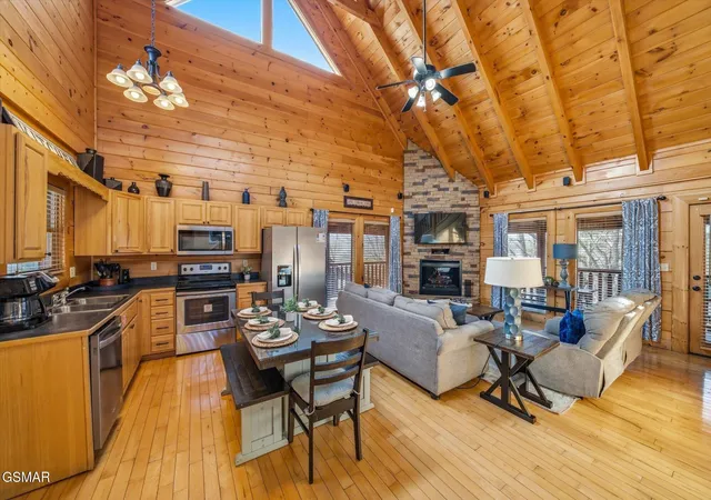 Photo 3 of Single family home for sale at 1959 Cougar Xing Way, Sevierville, TN 37876 | MLS# 3542763 | Listing updated on 2026-09-11