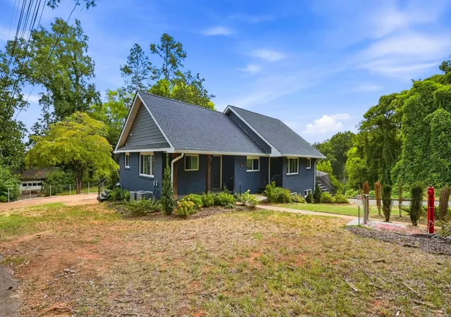 Photo 2 of Sale Pending at 314 E View Dr, Chattanooga, TN 37404 | MLS# 3542862 | Listing updated on 2026-09-23
