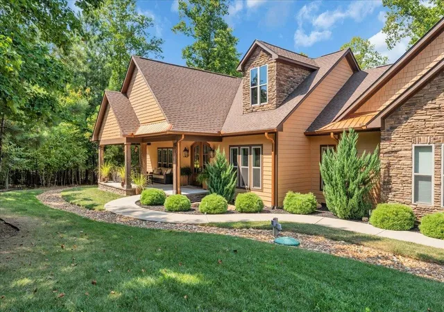 Photo 2 of Single family home for sale at 670 Cherokee Path, Jasper, TN 37347 | MLS# 3542904 | Listing updated on 2026-09-14