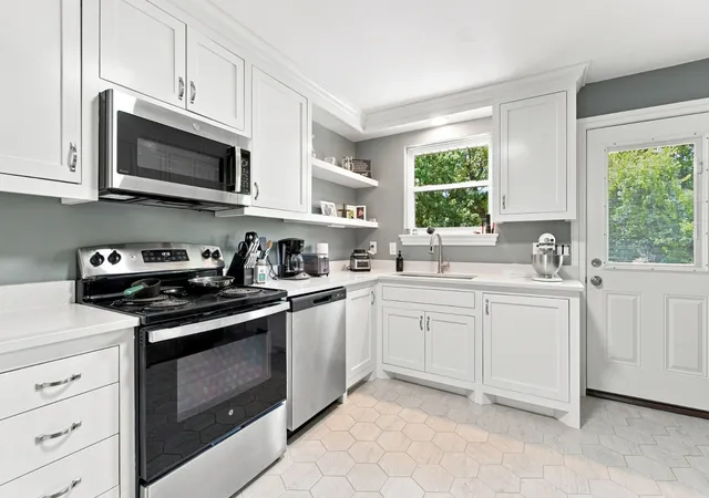 Photo 1 of Sale Pending at 4637 Forest Ridge Dr, Hermitage, TN 37076 | MLS# 3543692 | Listing updated on 2026-10-08