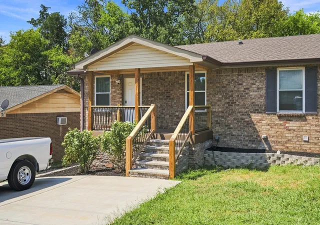 Photo 2 of Sale Pending at 4637 Forest Ridge Dr, Hermitage, TN 37076 | MLS# 3543692 | Listing updated on 2026-10-08