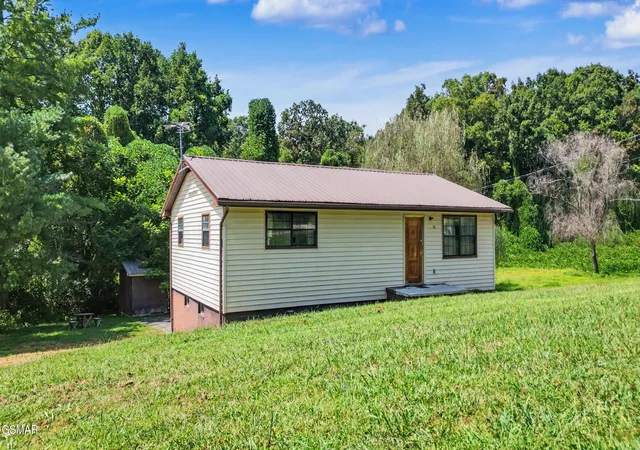 Photo 1 of Single family home for sale at 311 Shag Rd, Newport, TN 37821 | MLS# 3543024 | Listing updated on 2026-09-11