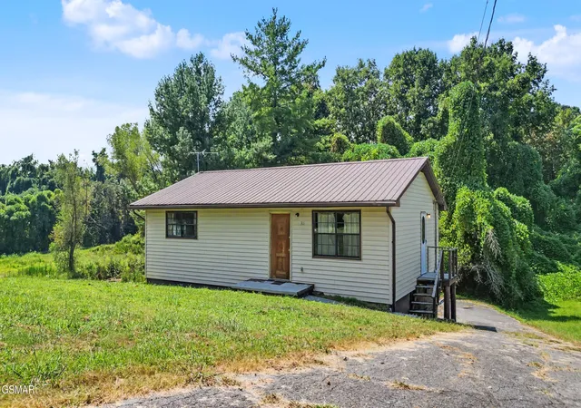 Photo 3 of Single family home for sale at 311 Shag Rd, Newport, TN 37821 | MLS# 3543024 | Listing updated on 2026-09-11