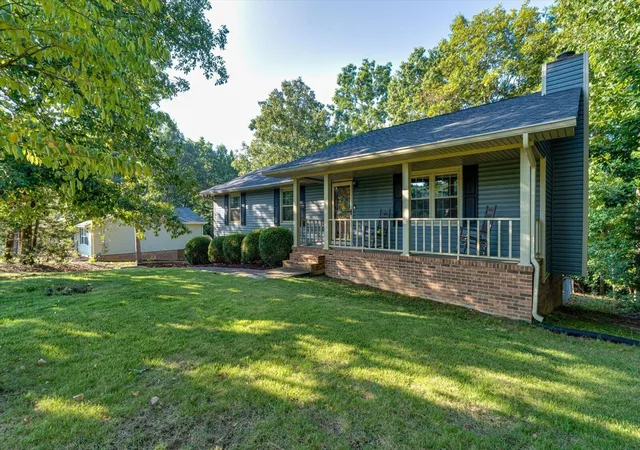 Photo 3 of Single family home for sale at 663 Castleview Dr, Ringgold, GA 30736 | MLS# 3543036 | Listing updated on 2026-10-08