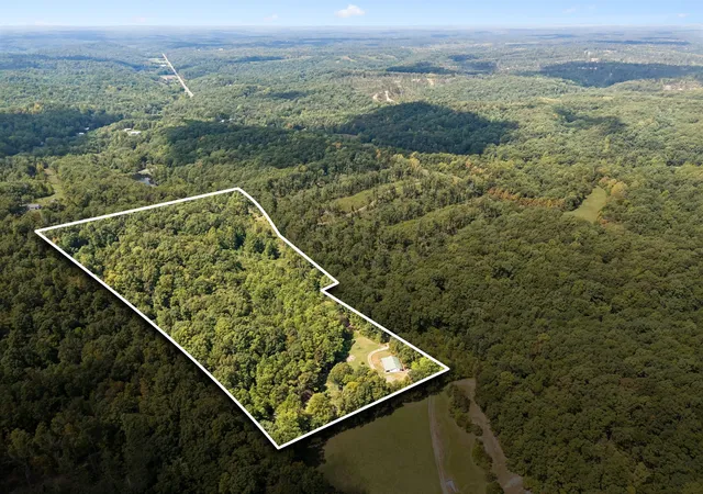 Photo 2 of Single family home for sale at 1252 Kelly Rd, Centerville, TN 37033 | MLS# 3543114 | Listing updated on 2026-09-27