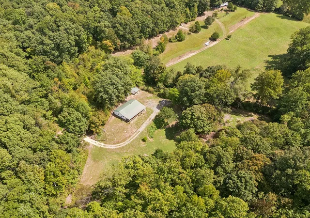 Single family home for sale at 1252 Kelly Rd, Centerville, TN 37033 | MLS# 3543114