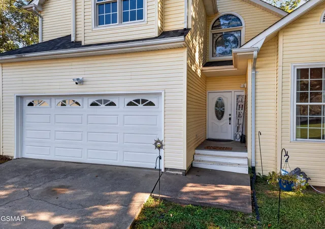 Photo 3 of Single family home for sale at 313 Sonnett Ct, Kingsport, TN 37664 | MLS# 3591870 | Listing updated on 2026-09-15