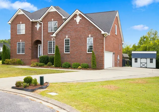 Photo 3 of Single family home for sale at 900 Shoreham St, Murfreesboro, TN 37130 | MLS# 3544313 | Listing updated on 2026-09-13