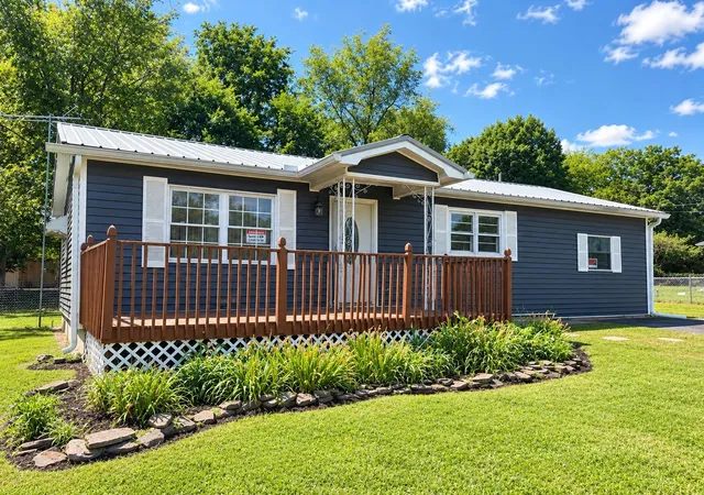 Photo 1 of Single family home for sale at 520 Cliff Dr Se, Cleveland, TN 37323 | MLS# 3543232 | Listing updated on 2026-09-23