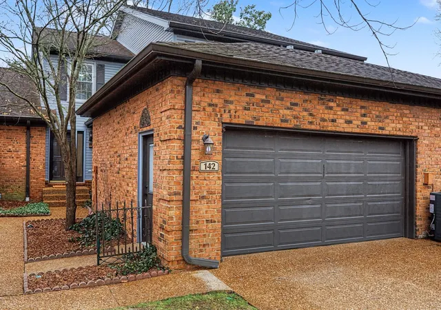 Townhouse for sale at 142 Hearthstone Manor Cir, Brentwood, TN 37027 | MLS# 3545624