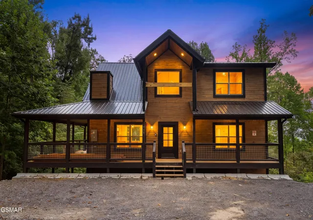 Photo 1 of Single family home for sale at 535 Forrest Springs Dr, Gatlinburg, TN 37738 | MLS# 3543673 | Listing updated on 2026-10-01