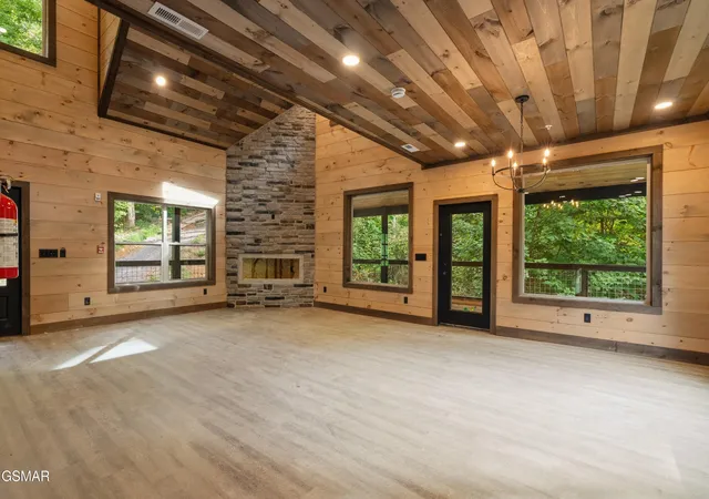 Photo 4 of Single family home for sale at 535 Forrest Springs Dr, Gatlinburg, TN 37738 | MLS# 3543673 | Listing updated on 2026-10-01