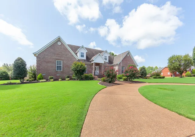 Photo 1 of Single family home for sale at 10 Bentwillow Cv, Jackson, TN 38305 | MLS# 3544120 | Listing updated on 2026-09-13