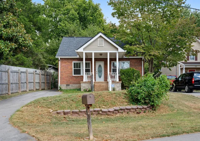 Photo 3 of Single family home for sale at 226 54th Avenue N, Nashville, TN 37209 | MLS# 3544476 | Listing updated on 2026-09-13